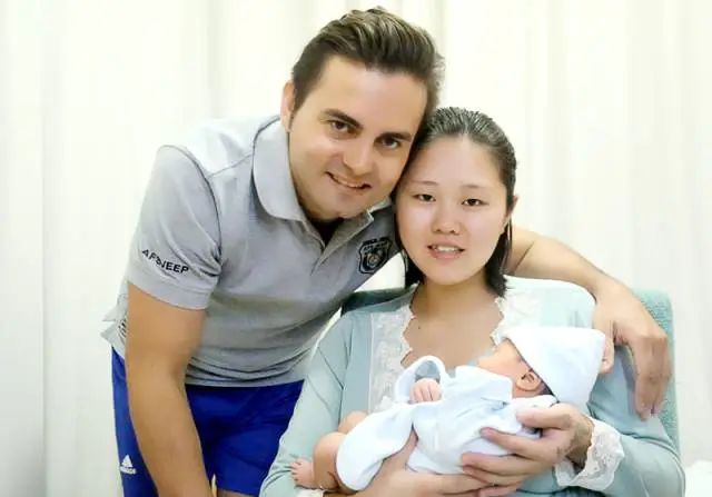 西班牙混血宝宝Victor出生