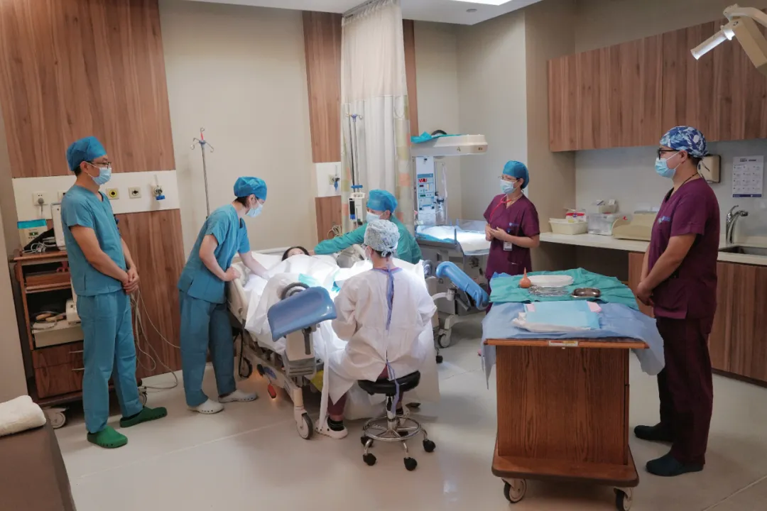 美国Hill-Rom产床